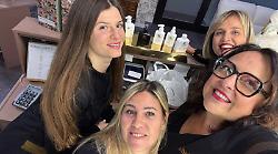 Terni, l’hairstylist Roberta Caracciolo festeggia 35 anni di attività insieme al team del salone Diva