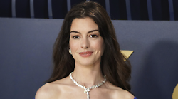 Anne Hathaway, qual è stato il ruolo più difficile della sua carriera. "Ho dovuto accettare di essere una principiante"