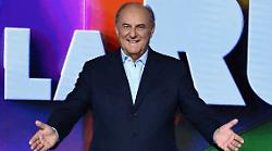 La ruota della fortuna torna in vetta all'access prime time: battuto Affari Tuoi. Gli ascolti tv di domenica 12 ottobre