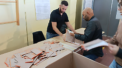 Elezioni regionali, vince l'astensionismo: solo il 47,77% alle urne. In città 45,19. Presidente, Giani verso il bis