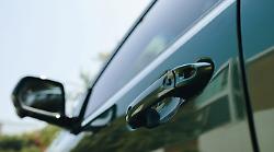 Giravano con 6 chili di hashish nell'auto, ma fanno un incidente e vengono arrestati