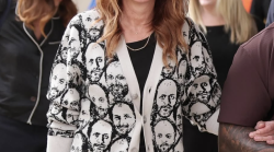 Da dove viene il misterioso cardigan di Julia Roberts con la faccia di Guadagnino? La risposta dell'attrice