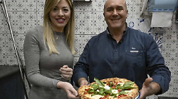 Maria Rosaria Boccia si candida con Bandecchi: il sì mentre il sindaco di Terni fa il pizzaiolo a Napoli