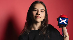 X Factor 2025, chi è Mayu Lucisano: dalle origini italo-giapponesi al percorso prima del talent 

