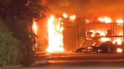Grosso incendio alla MB elettronica, sul posto vigili del fuoco e 118: non ci sono persone coinvolte