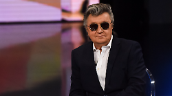 Bobby Solo, dalle droghe alla perdita dei genitori: "Sono nato senza il nervo uditivo. Il Signore mi vuole bene, mia madre voleva che diventassi prete per non soffrire d'amore"
