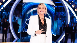 Grande Fratello stasera in tv lunedì 20 ottobre, le anticipazioni: il ritorno di Anita e un'ospite d'eccezione in studio 