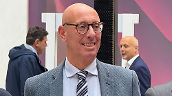 Gualdo Tadino, Angela conquista tutti: premio al Comune per l'assistente virtuale 