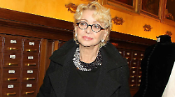 Enrica Bonaccorti parla della sua malattia: "Il mio tumore non è operabile, ho speranza nella scienza"