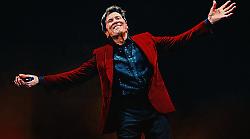 Gianni Morandi a Terni il 28 aprile 2026: al PalaTerni una delle dieci tappe del nuovo tour "C'era un ragazzo - Gianni Morandi Story"