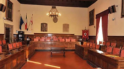 Voci di sondaggio sul sindaco: "Tanti performante". Tutte le ipotesi del centrodestra, i nodi sul tavolo regionale