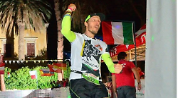 Tedoforo aretino corre con la fiamma olimpica di Milano-Cortina 2026