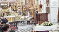 Funerali a Fabriano per Hekuran Cumani: città in lutto per il giovane ucciso a Perugia
