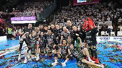 La Sir fa festa al tie-break, la Lube deve inchinarsi 3-2