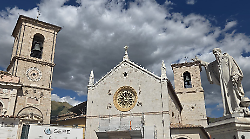 Riapertura della Basilica di Norcia: le parole del commissario Castelli e dell'arcivescovo Boccardo. Il video
