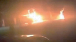 Auto date alle fiamme nella notte: ipotesi del dolo per l'incendio che ha divorato una Chevrolet e una Yaris in Via Marconi