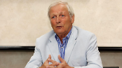 Addio a Loriano Bagnoli, il patron di Sammontana. Chi era l'uomo che ha portato il gelato italiano in tutto il mondo 