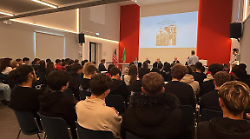 Studenti realizzano podcast su Giusy la Ragazza dai pantaloni verdi vittima dell'Heysel elaborando il libro