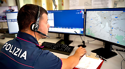 Bloccano un dodicenne e tentano di rapinarlo della bici e del cellulare: denunciati tre minori 