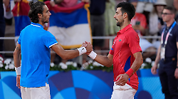 Lorenzo Musetti sfida Novak Djokovic per il titolo di Atene e l'ultimo posto alle Finals: dove vederlo in tv, orario e precedenti