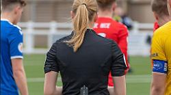 "Le donne arbitro devono stare a casa": altra bufera a Casa del Diavolo,  dirigente fermato 19 mesi