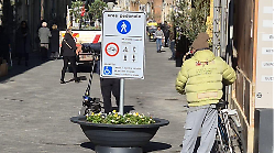 Foligno, corso Cavour un anno dopo lo stop a bici e monopattini, i commercianti: “Divieto rispettato con i controlli”