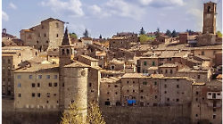 Il presidente Eugenio Giani omaggia Anghiari: "Uno di quei luoghi che ti entrano dentro. Qua si respira memoria"