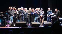 Un mosaico sonoro di 34 artisti al Teatro Pavone nel ricordo di Riccardo Regi