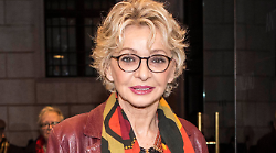 Enrica Bonaccorti parla della sua malattia: "Il mio tumore non è operabile, ho speranza nella scienza"