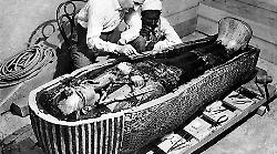 26 novembre 1922: Howard Carter scopre la tomba di Tutankhamon nella Valle dei Re