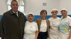 Sindaco e assessore a mensa per pranzare con gli alunni. Ruggiano: "Un servizio a cui teniamo molto"