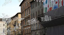 Luci d'artista di Mimmo Paladino pronte a illuminare il centro di Perugia