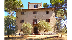 All'asta il paradiso dei matrimoni Villa Petrischio. Gloria e declino del relais che va al miglior offerente