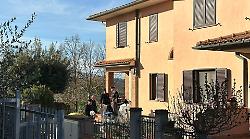 Uomo e donna trovati morti in casa a Po' Bandino: ipotesi femminicidio-suicidio. Indagano i carabinieri
