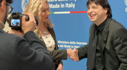Stefano Zavattoni, musicista umbro, premiato Ambasciatore dell’Eccellenza Italiana nel Mondo
