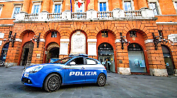 Affidata ai servizi sociali come misura alternativa al carcere, viene sorpresa a gestire un attività di spaccio in casa: arrestata 60enne 