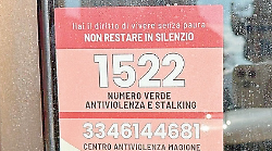 Negozi e associazioni uniti contro la violenza di genere: 67 attività aderiscono all'iniziativa di Voci Libere