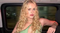 Isobel Kinnear, chi è la ballerina australiana alla conquista di Canale 5: da Amici a Caduta Libera con Max Giusti