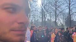 La Fiamma Olimpica accesa ad Arezzo in viale Giotto. L'emozione del primo tedoforo: "Via si parte, tutti insieme"