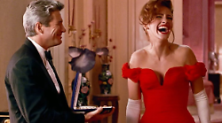 Natale in rosso, la conferma del colore simbolo della moda e della festa