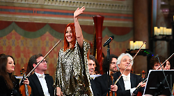 Noemi dopo il concerto di Natale nella basilica di Assisi: "È stata un'emozione straordinaria"