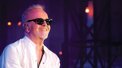 Umberto Tozzi, oltre 50 anni di carriera: "Ecco chi era Gloria". La vera storia dietro la canzone 