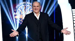 Gerry Scotti conquista la prima serata con Chi vuol essere Milionario: gli ascolti tv di domenica 14 dicembre