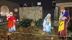 A Piegaro il primo presepe monumentale fatto con il vetro: "La vera novit&agrave; del Natale al Trasimeno" 