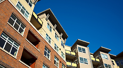 Condominio, cosa cambia con la riforma: amministratori laureati, niente contanti e i cond&ograve;mini pagano per i morosi. Tutte le nuove regole