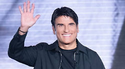 Sal Da Vinci, la storia di "Rossetto e Caff&egrave;": "L'ho scritta in una confusione totale, con i miei nipoti a casa. L'ho finita in ascensore"