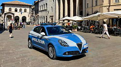 Viola la sorveglianza speciale e semina il panico in un bar di Assisi: arrestato 39enne