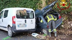 Narni, marito e moglie morti nell'auto finita fuori strada. Disposta l'autopsia e poi il magistrato dar&agrave; l'ok per i funerali