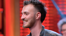 Piponzio (Andrea Sonnati) a Masterchef fa sorridere il palato di Cannavacciuolo e ottiene quattro s&igrave;