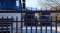 Due camion a fuoco, fiamme divampate in un'azienda di trasporti a Santo Chiodo: c'&egrave; l'ipotesi del dolo